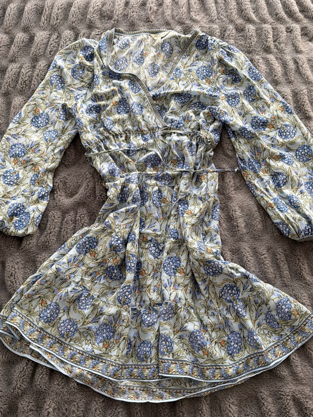 Max Studio Floral V-Neck Blouse in Light Blue and Beige